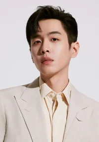 张若昀
