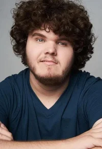 艾丹·德尔比思