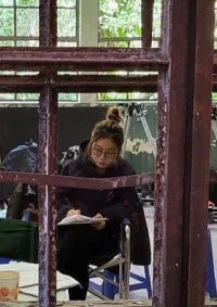 岑君茜